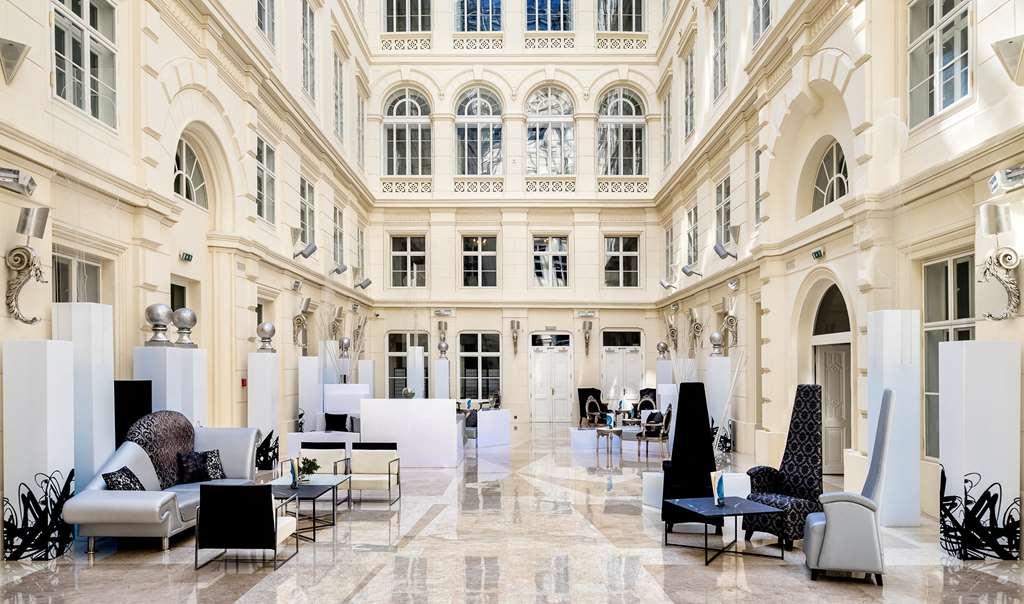 Grand Palace Brno Dalaman gambar The interior of the museum