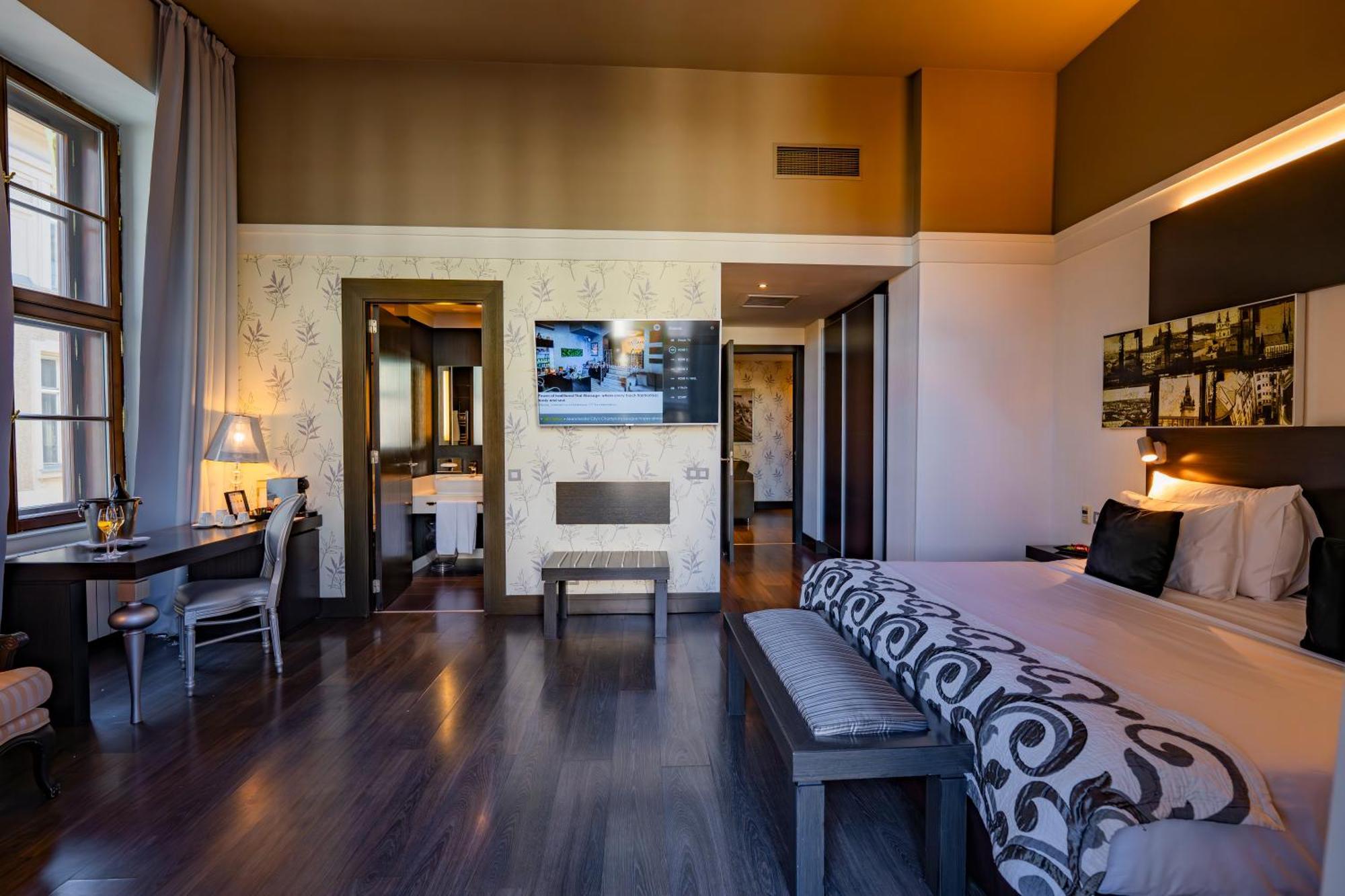 Grand Palace Brno Bilik gambar A suite at the Hotel 57